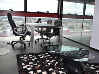 Ufficio in Affitto a Padova, 6'900€, 380 m²