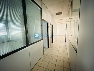 Negozio in Vendita a Padova, 495'000€, 385 m²