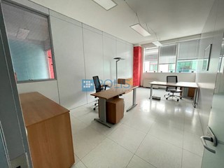 Ufficio in Affitto a Padova, 1'200€, 120 m²