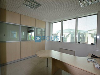 Ufficio in Affitto a Padova, 4'500€, 600 m²