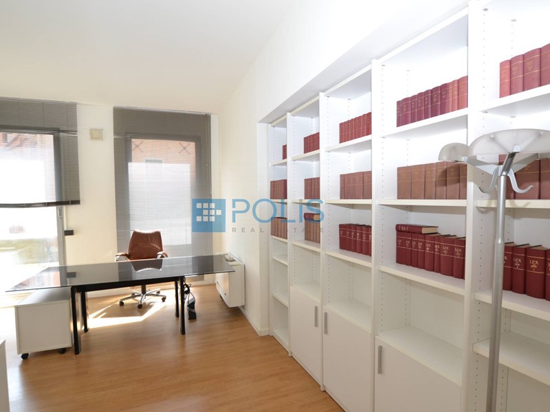 Ufficio in Vendita a Padova, 450'000€, 185 m²