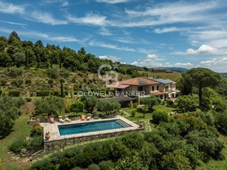 Villa in Vendita a Passignano sul Trasimeno, 1'295'000€, 350 m²