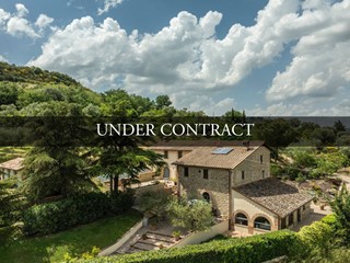 Rustico in Vendita a Magione, 649'000€, 400 m²