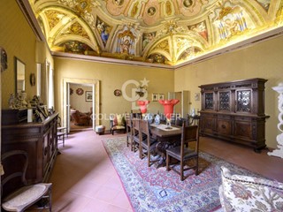 Appartamento in Vendita a Cagli, 375'000&euro;, 360 m²