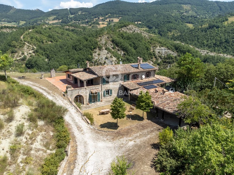 Rustico in Vendita a Gubbio, 298'000&euro;, 250 m²