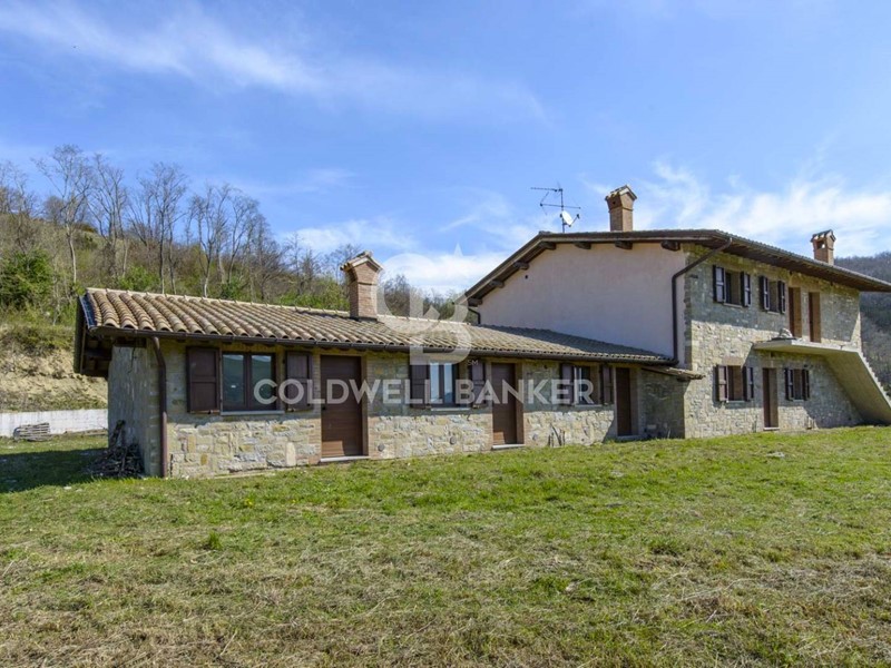 Rustico in Vendita a Gubbio, 200'000&euro;, 320 m²