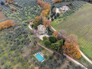 Rustico in Vendita a Assisi, 1'390'000€, 450 m²