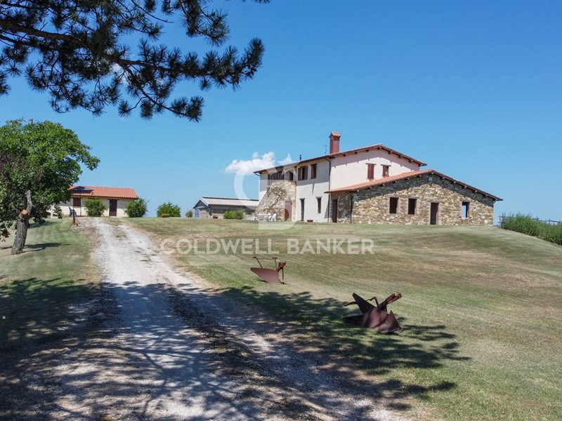Rustico in Vendita a Gubbio, 795'000&euro;, 736 m²