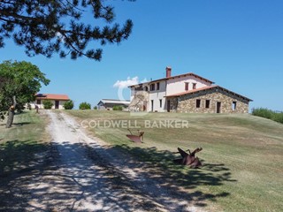 Rustico in Vendita a Gubbio, 795'000&euro;, 736 m²