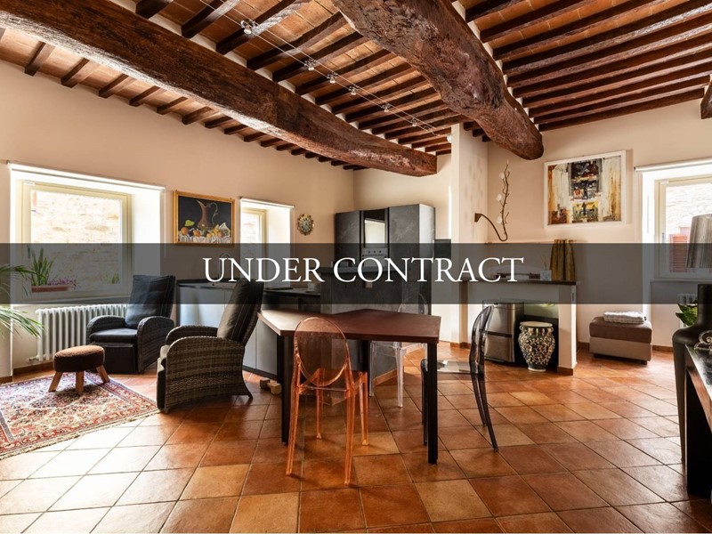 Rustico in Vendita a Corciano, 295'000&euro;, 200 m²