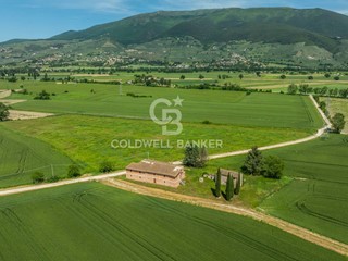 Rustico in Vendita a Trevi, 245'000€, 500 m²