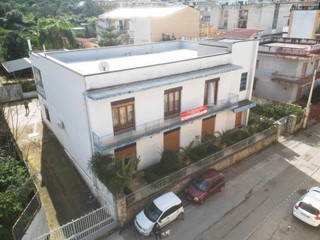 Appartamento in Vendita a Palermo, 165'000€, 200 m²