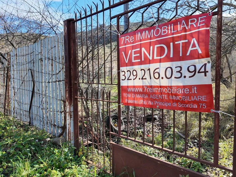 Terreno agricolo in Vendita a Altofonte, 10'000€, 3000 m²