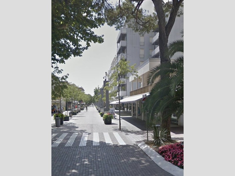 Immobile commerciale in Vendita a Lignano Sabbiadoro, 170'000€, 70 m²