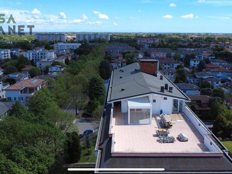 Attico in Vendita a Mogliano Veneto, 650'000€, 198 m²