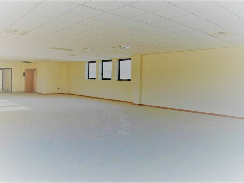 Negozio in Affitto a Preganziol, 1'400€, 150 m²