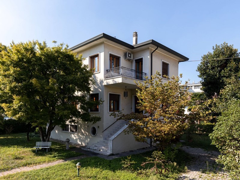 Casa Indipendente in Vendita a Mogliano Veneto, 540'000€, 300 m²