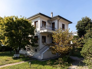 Casa Indipendente in Vendita a Mogliano Veneto, 540'000€, 300 m²