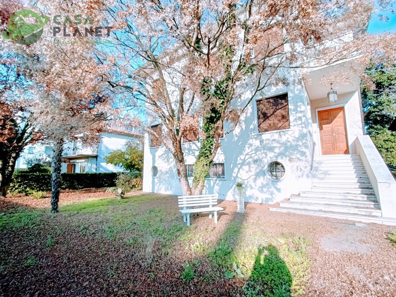 Casa Indipendente in Vendita a Mogliano Veneto, 498'000&euro;, 300 m²