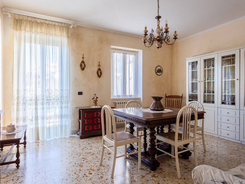 Casa Indipendente in Vendita a Palestrina, 165'000&euro;, 140 m²