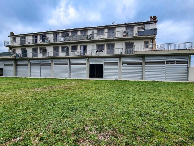 Immobile commerciale in Vendita a Valmontone, 450'000&euro;, 750 m²