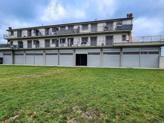 Immobile commerciale in Vendita a Valmontone, 450'000€, 750 m²