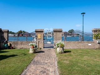 Villa in Vendita a Venezia, 1'350'000€, 254 m²