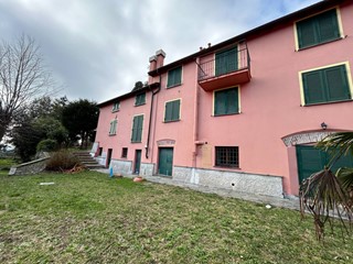 Appartamento in Vendita a Serra Riccò, 250'000€, 90 m²