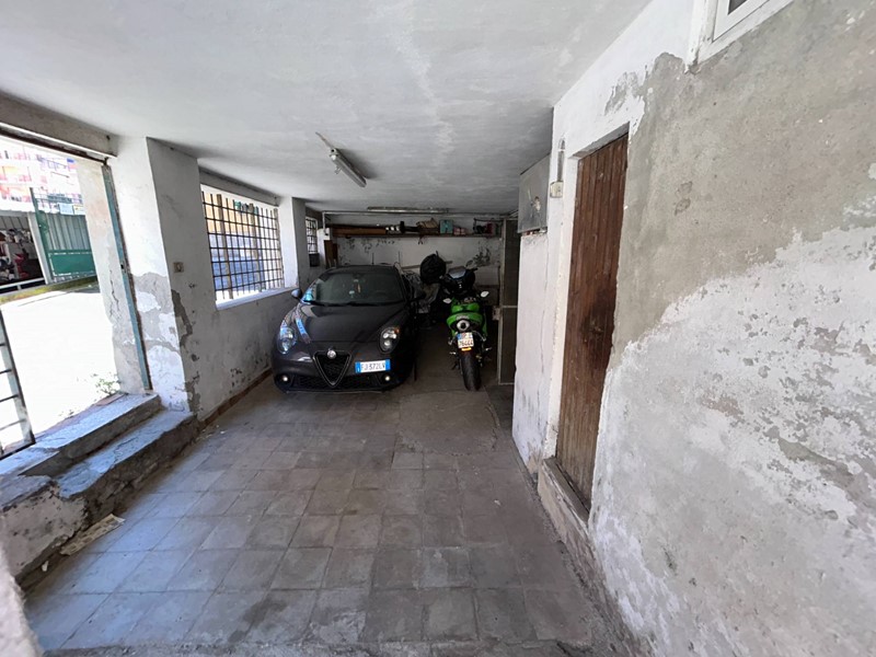 Laboratorio in Vendita a Genova, 60'000€, 80 m²