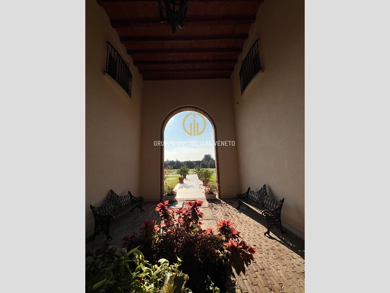 Villa in Vendita a Trevignano, 2'500'000€, 500 m²