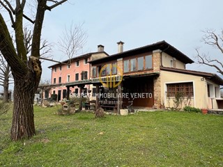 Rustico in Vendita a Monfumo, 410'000€, 620 m²