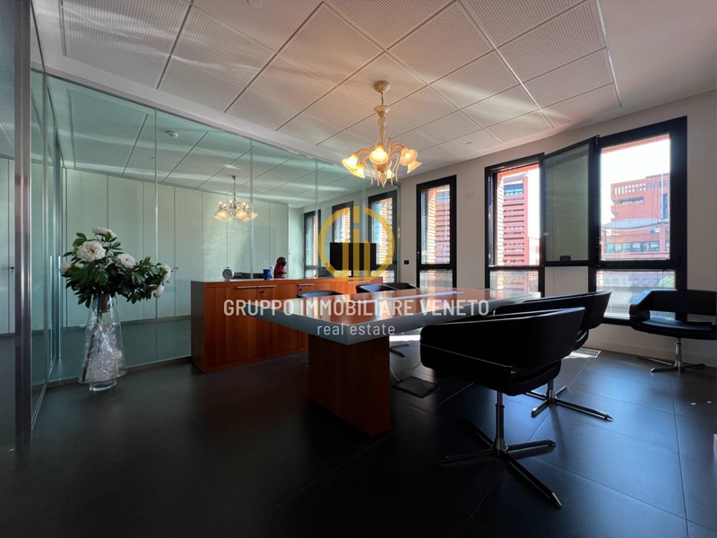 Ufficio in Affitto a Treviso, 600€, 24 m²