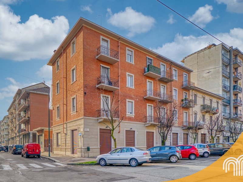 Immobile commerciale in Affitto a Torino, 890€, 115 m²