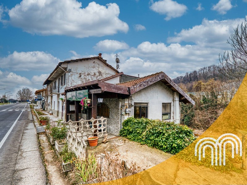 Immobile commerciale in Vendita a Pinerolo, 209'000€, 450 m²