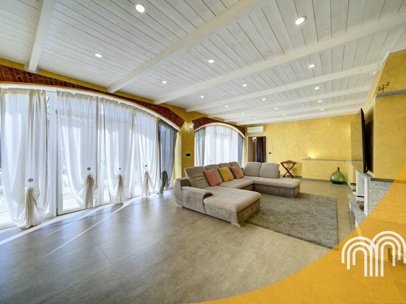 Villa in Vendita a Alpignano, 799'000€, 455 m²