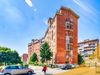 Bilocale in Vendita a Torino, 79'000€, 55 m²