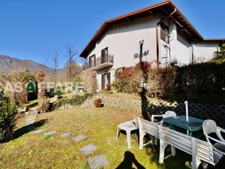 Casa Semi Indipendente in Vendita a Sant'Omobono Terme, 100'000€, 65 m²