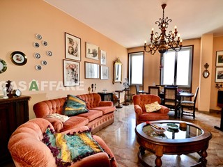 Trilocale in Vendita a Bergamo, 399'000€, 176 m²