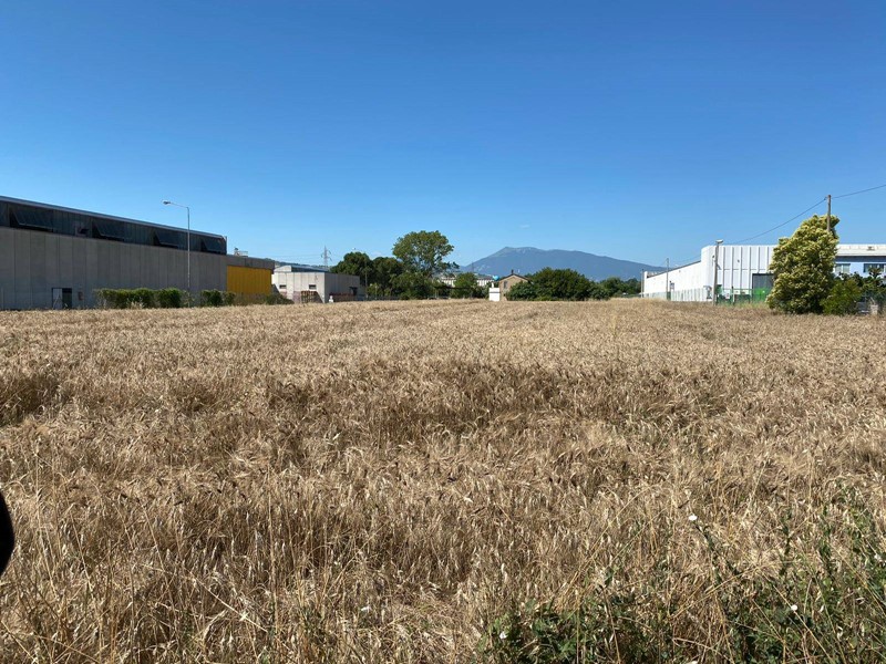 Terreno industriale in Vendita a Monsampolo del Tronto, 720'000€, 20000 m²