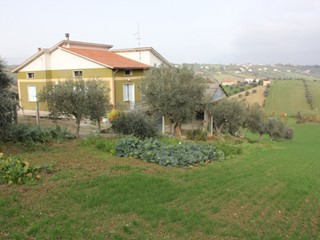 Rustico in Vendita a Civitella del Tronto, 195'000€, 330 m²