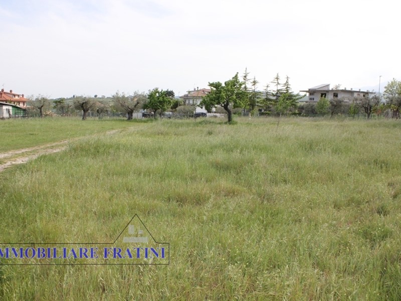 Terreno edificabile in Vendita a Sant'Egidio alla Vibrata, 70'000€, 1850 m²