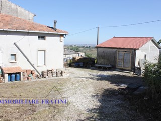 Casa Indipendente in Vendita a Civitella del Tronto, 42'000€, 95 m²