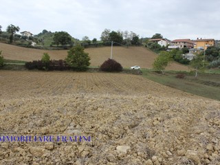 Terreno agricolo in Vendita a Tossicia, 49'000€, 23300 m²