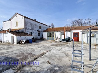 Casa Indipendente in Vendita a Sant'Egidio alla Vibrata, 128'000€, 292 m²