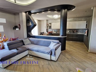 Villetta a schiera in Vendita a Sant'Egidio alla Vibrata, 249'000€, 240 m²