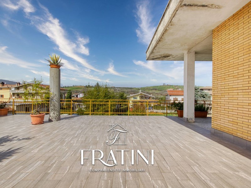 Casa Indipendente in Vendita a Sant'Egidio alla Vibrata, 135'000€, 345 m²