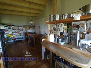 Casa Indipendente in Vendita a Roccafluvione, 119'000€, 160 m²