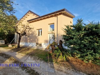 Casa Indipendente in Vendita a Maltignano, 249'000€, 110 m²