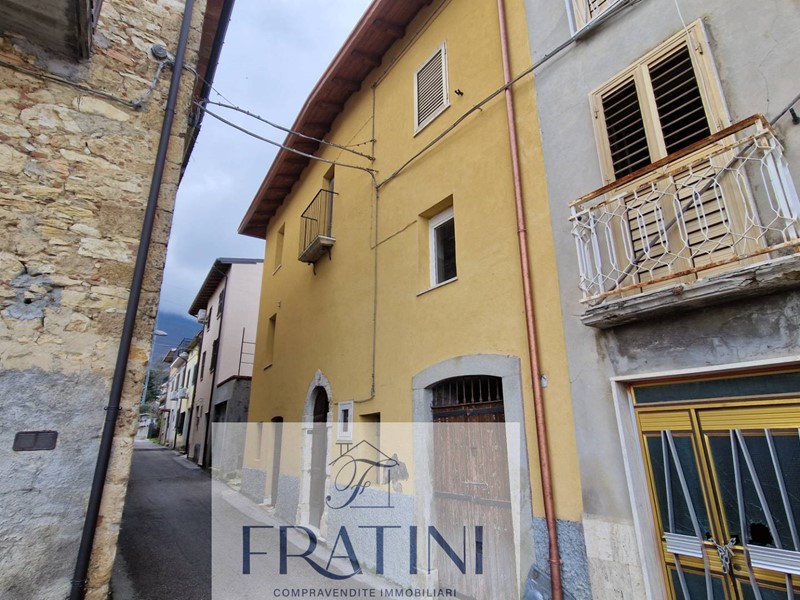 Casa Indipendente in Vendita a Civitella del Tronto, 69'000€, 110 m²