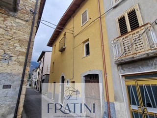 Casa Indipendente in Vendita a Civitella del Tronto, 69'000€, 110 m²